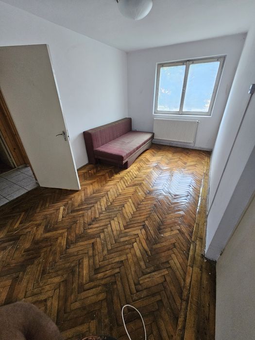 vând apartament cu 2 camere ETAJ.1 baraolt 37mp lângă profi autogara