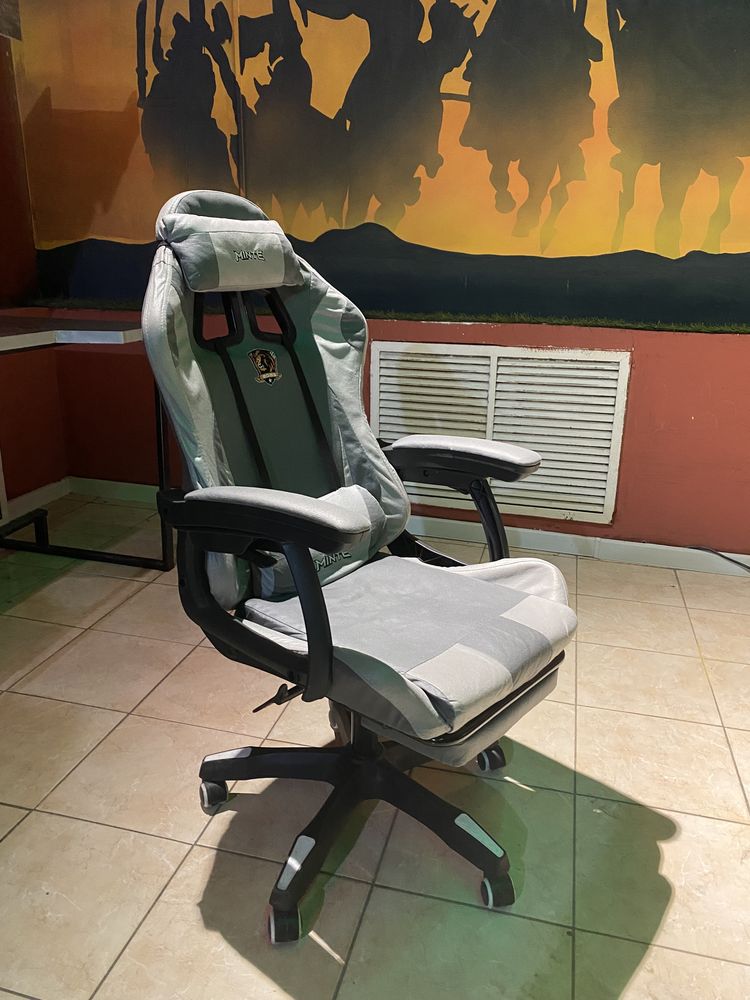 Продам игровые кресло
