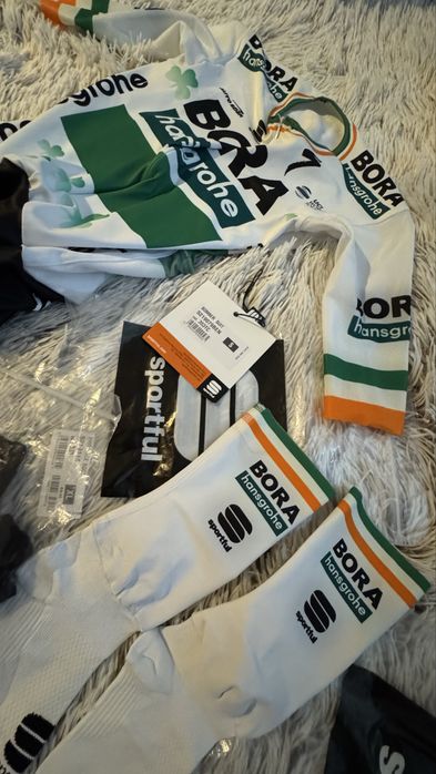 Echipament ciclim Sportful Bora Specialized