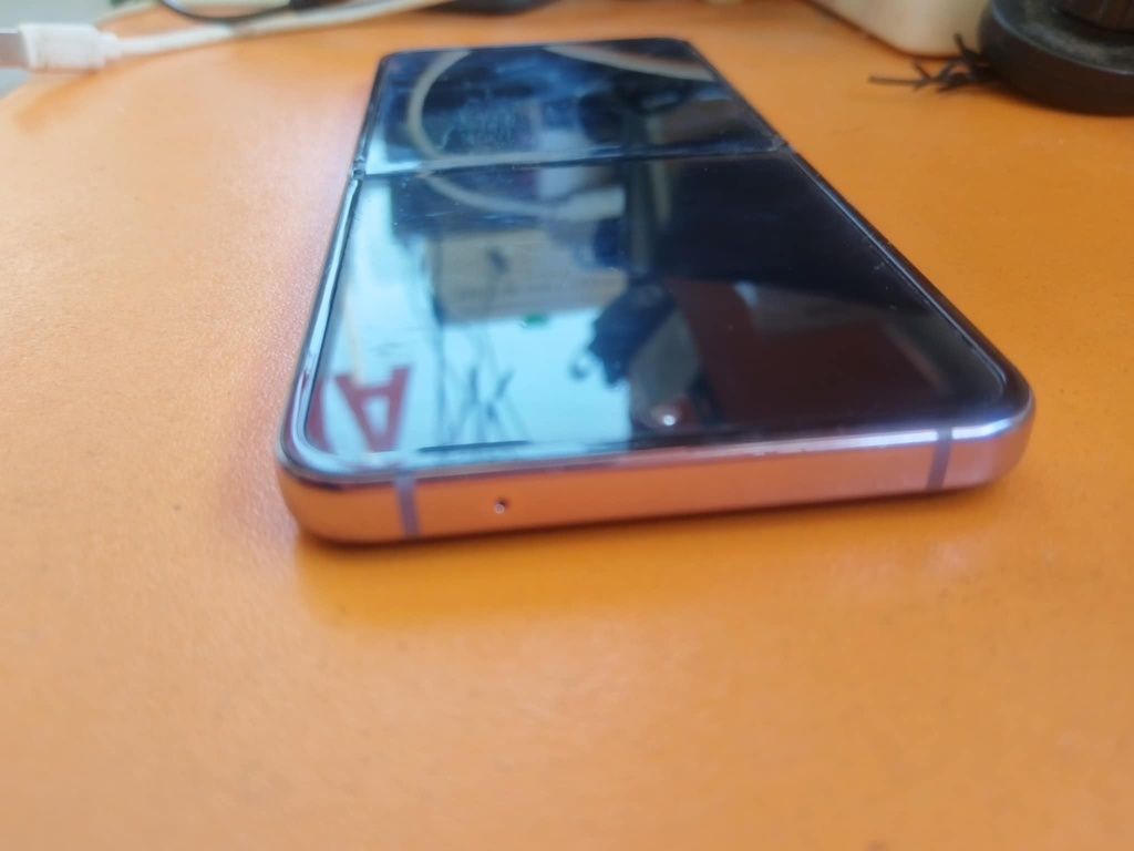 Samsung Galaxy Z Flip 4