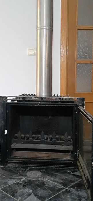 Camin pe lemne ,practic nefolosit,livrare...