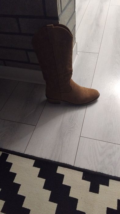 Geantă in culorile toamnei,piele ecologica,se asortează cu cizmele.