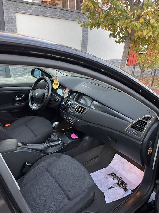 Renault Laguna 3 din 2010 motor 2.0 motorina km 210000