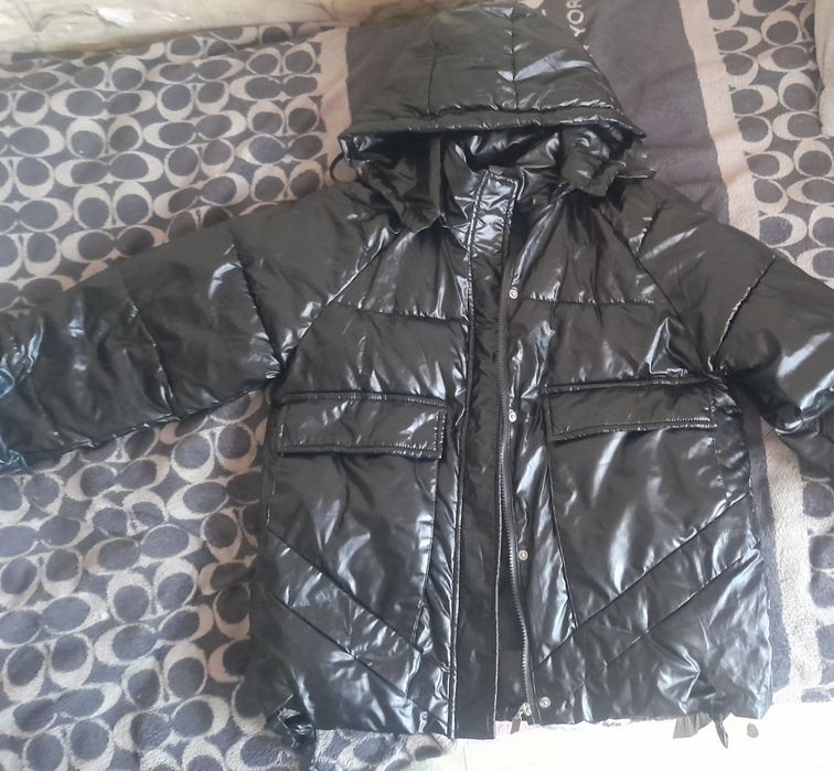 Продам женскую куртку