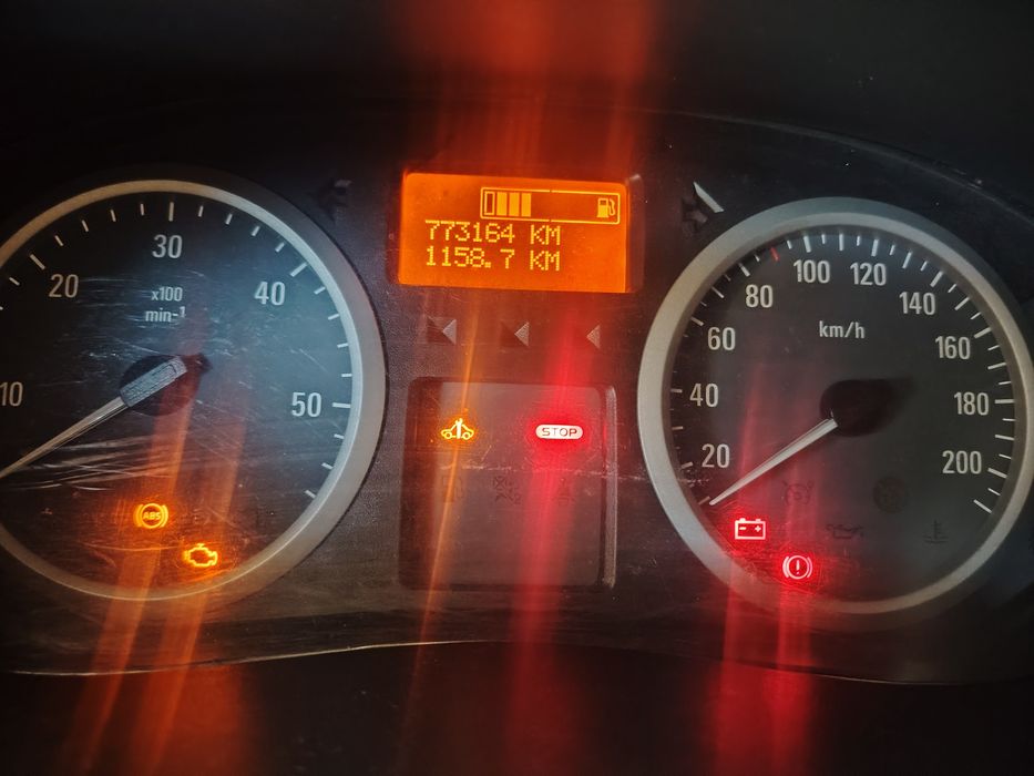 Vând Opel vivaro 8 +1