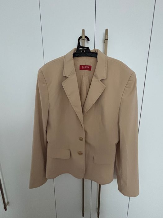 Costum crem marca Taifun