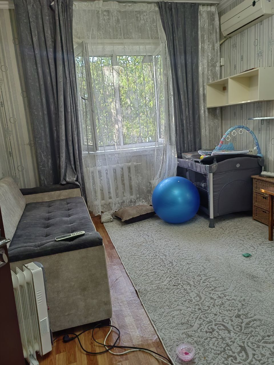 Продаю квартиру Яшнабадский р-он Авиасозлар-1.  1-ком в 2-х. 1-этаж 5э