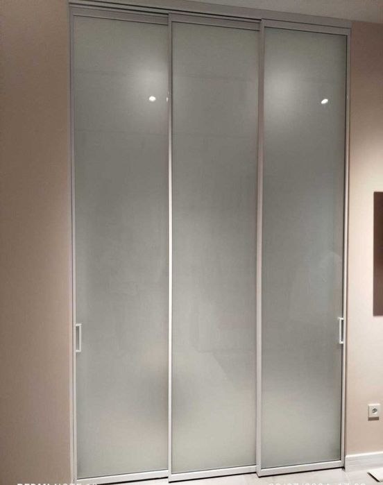 Раздвижные перегородки. Распашные перегородки стекло в стиле лофт.