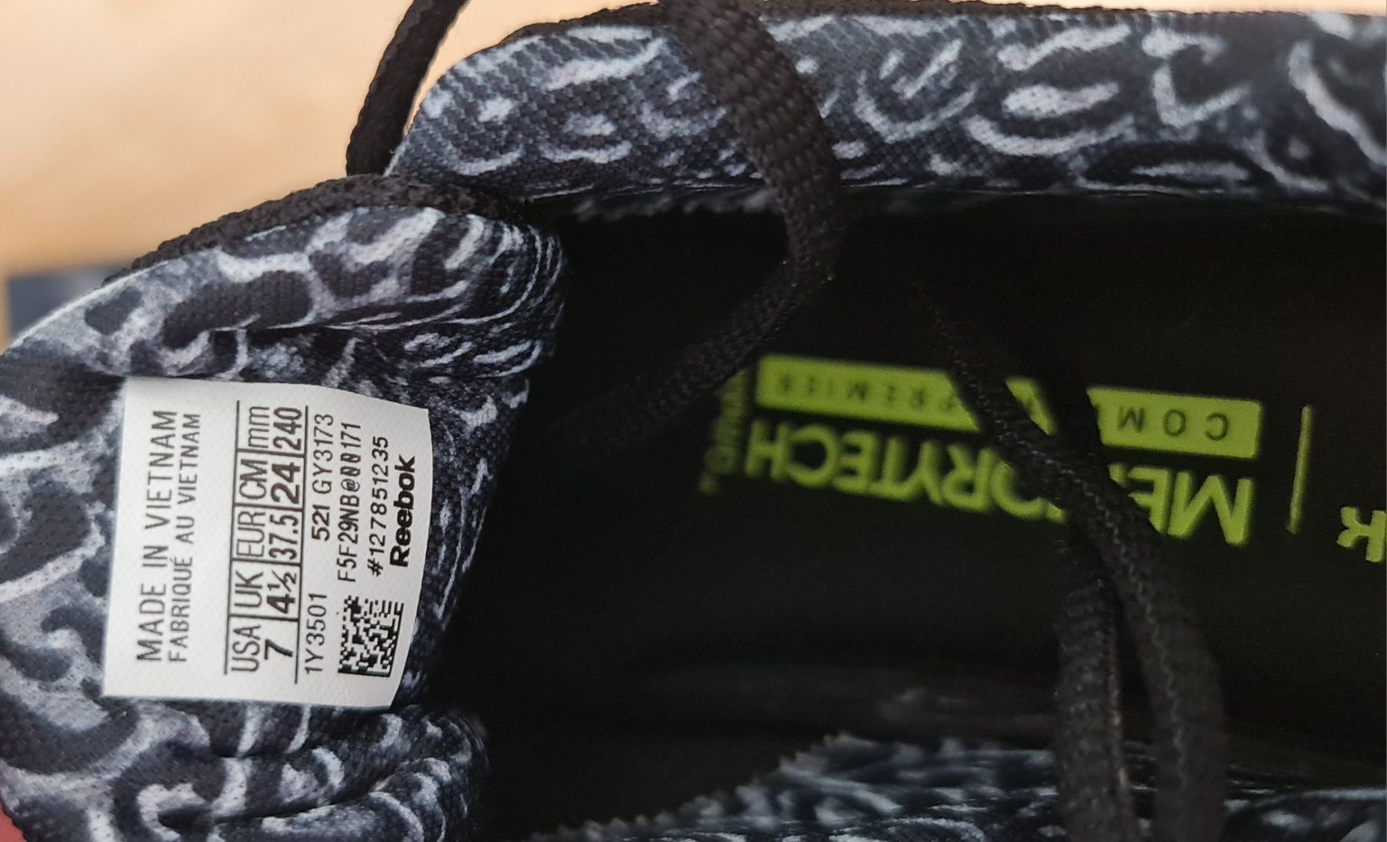Reebok, adidasi 37,5
