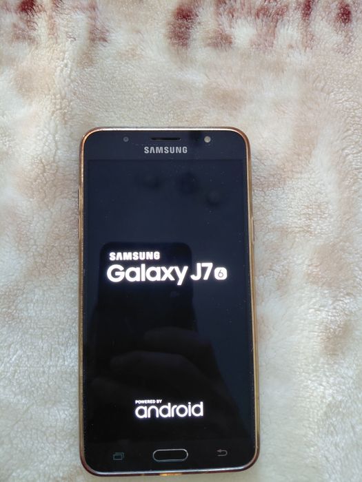 Продам Самсунг J 7 2016 года