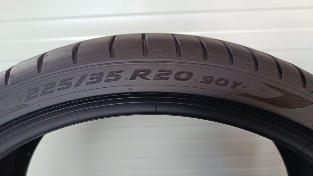 4бр летни гуми спорт пакет 225/35/20/255/30/20/Pirelli p zero/RSC/runt