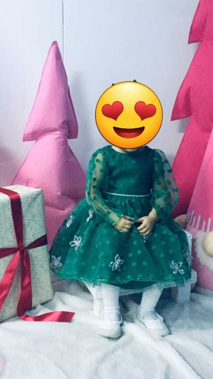 Нарядное зеленое платье на 2 годика
