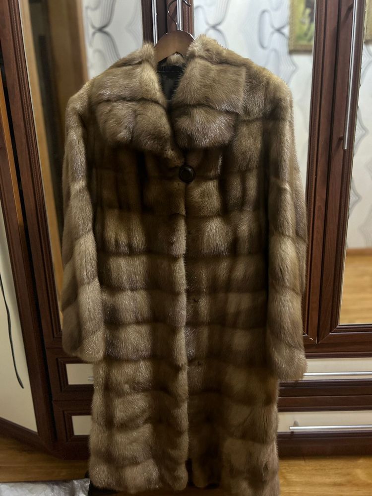 Продам норковую шубу