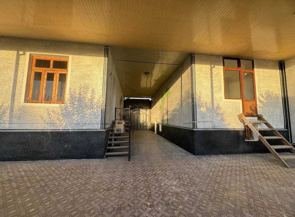 5 хона 8 сотокдан иборат булган ховли сотилмокда +  6подвал