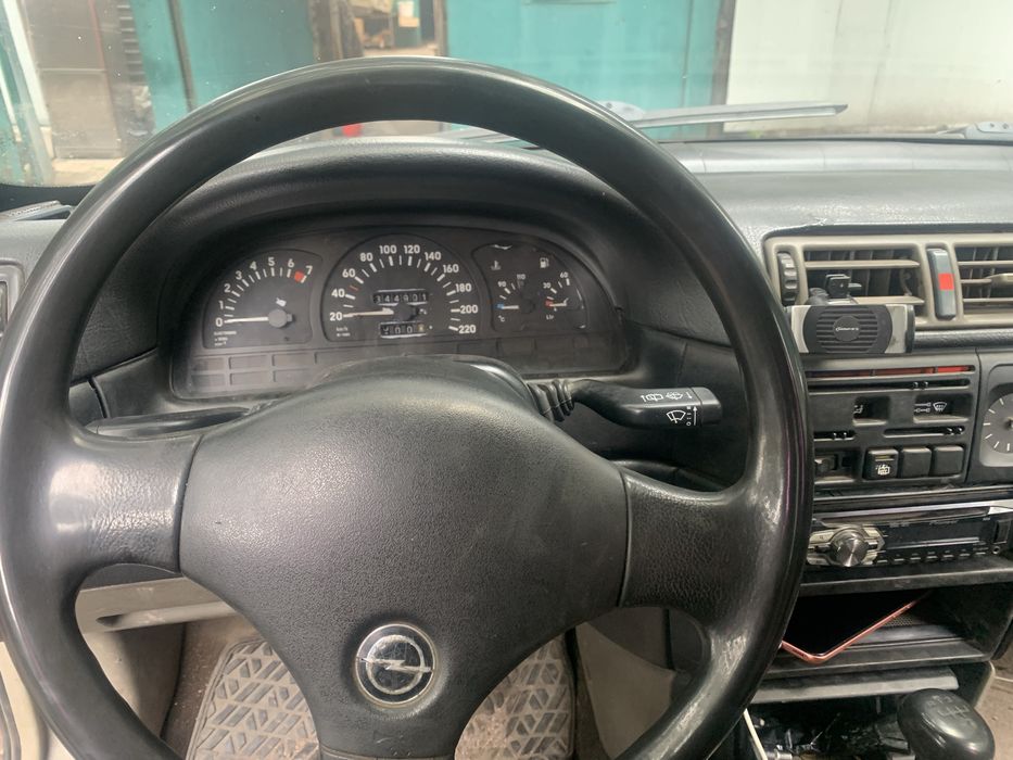 Opel vectra a инжектор 2 литра