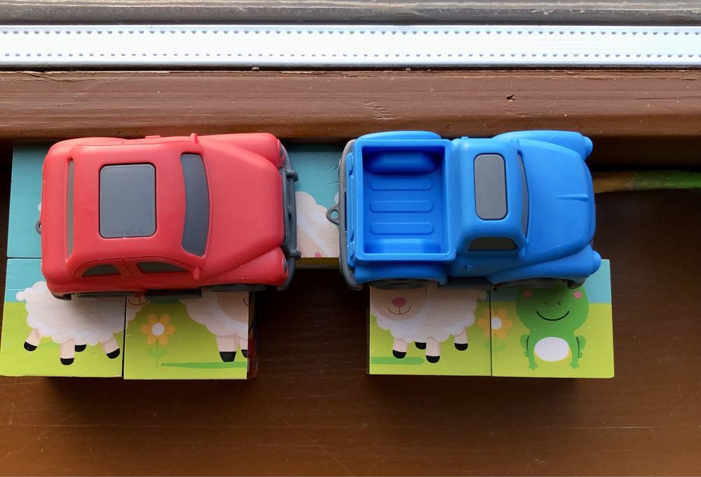 Set două mașinuțe bebe 1-2 ani