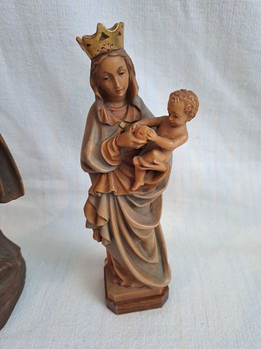 statueta lemn Fecioara Maria cu pruncul
