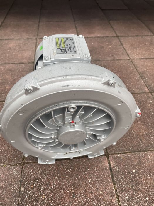 Motor suflanta lateral