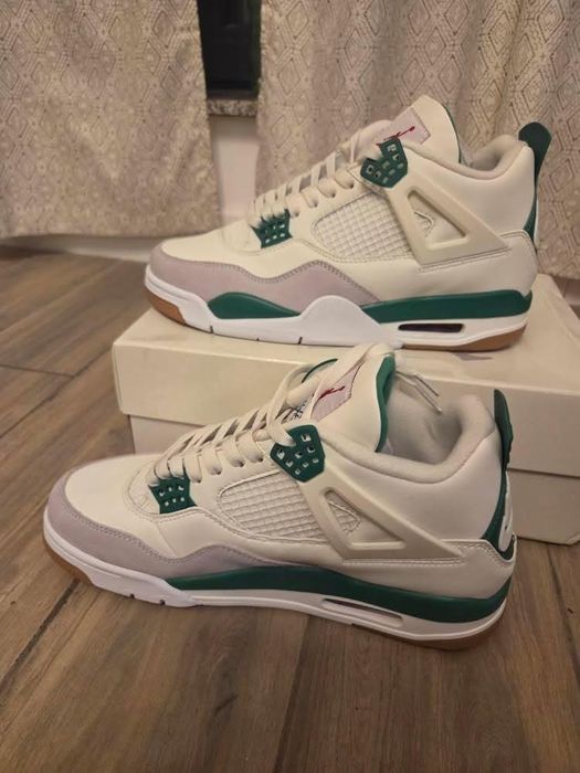 Jordan  4 pine green noi full box
