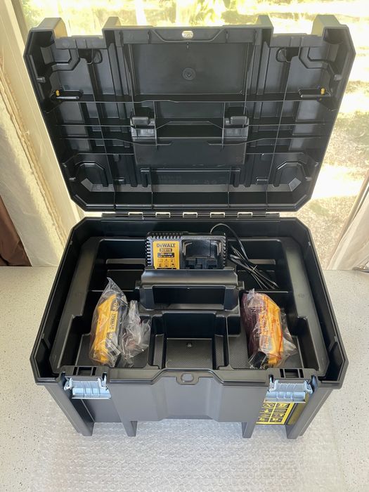 Dewalt DCN 681D2-QW. Pistol Profesional pt Capse Original Nou-nout !