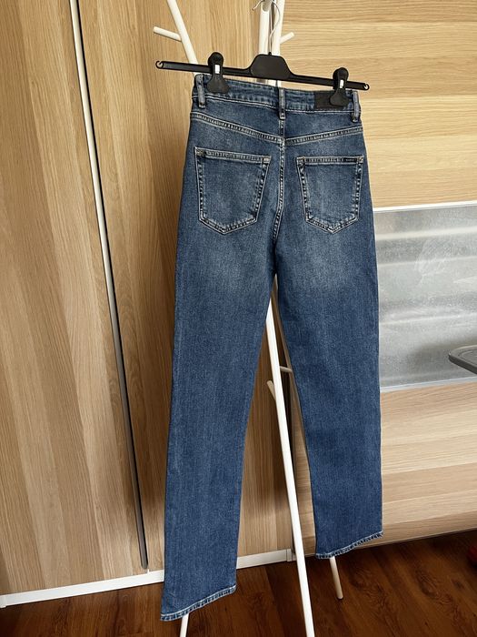 Два чифта дънки, като нови