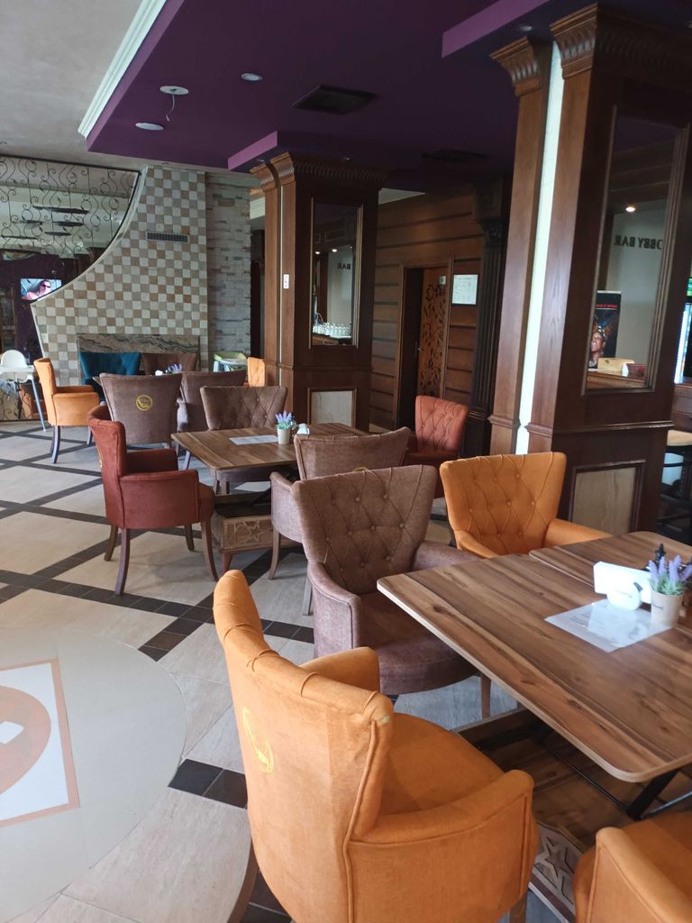 Продава се Къща в Дългопол - 700 кв.м за 133 €/кв.м - Снимка #1