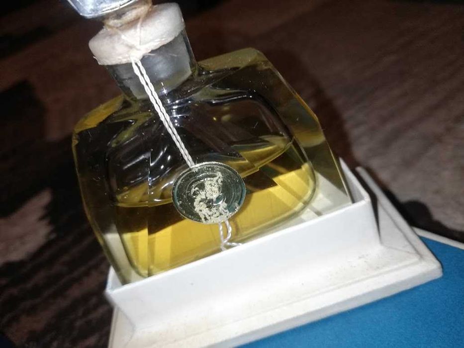 Vand parfum vintage rusesc,de colectie
