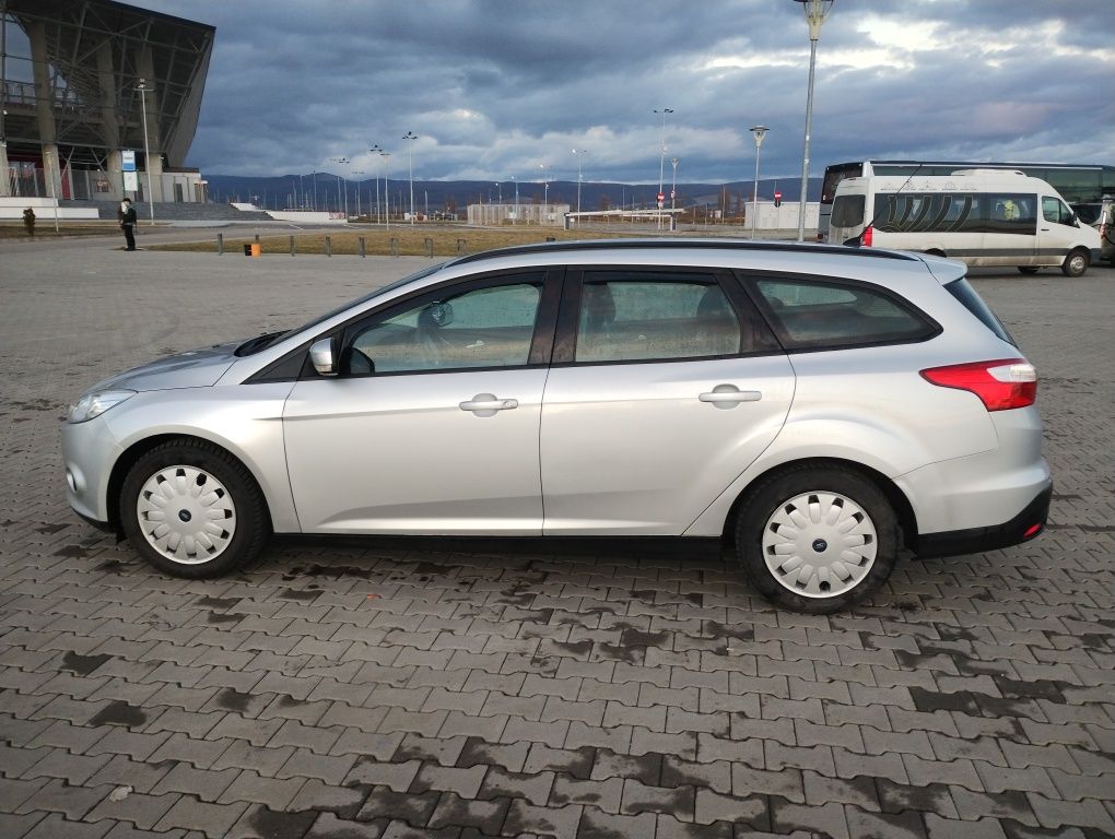 Ford Focus 1.6 Benzina 2011