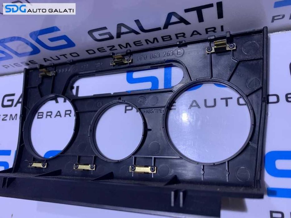 Rama Grila Ornament Panou Modul Comanda AC Clima Climatronic Audi A3 8P 2004 - 2008 Cod 8P0863263E