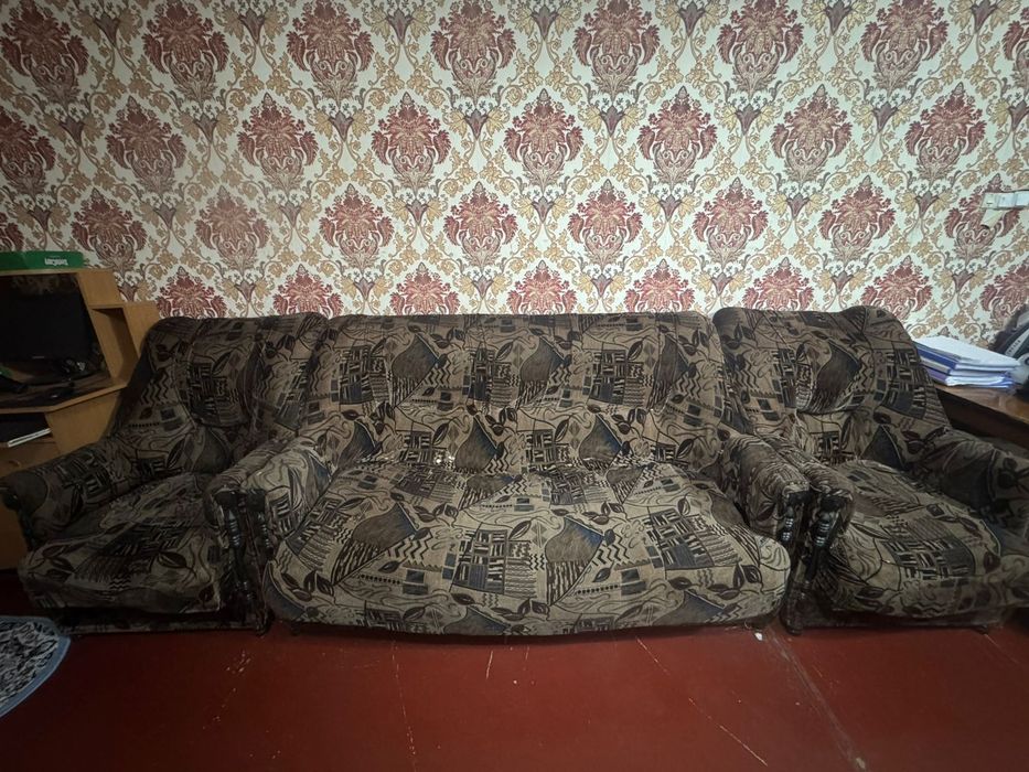 Диван сатылады. Шымкент қ. Сайрам Жамалов көшесі б/н