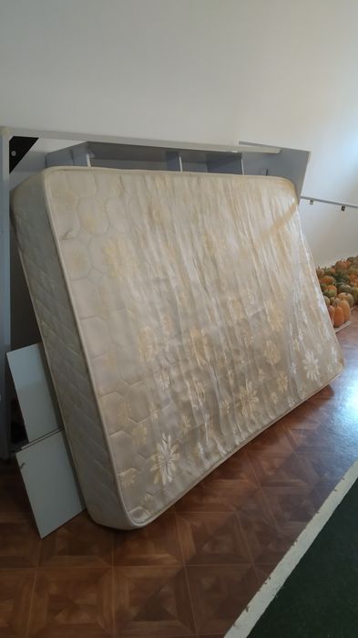 Спальный гарнитур и шкаф-прихожка