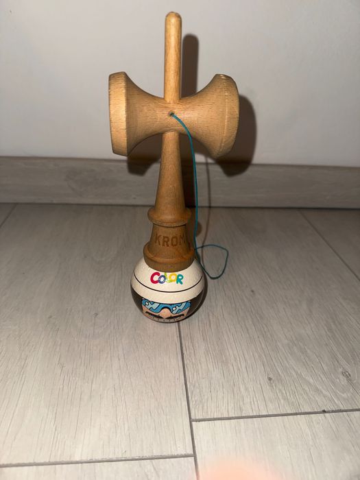 Vând kendama krom lorenzo