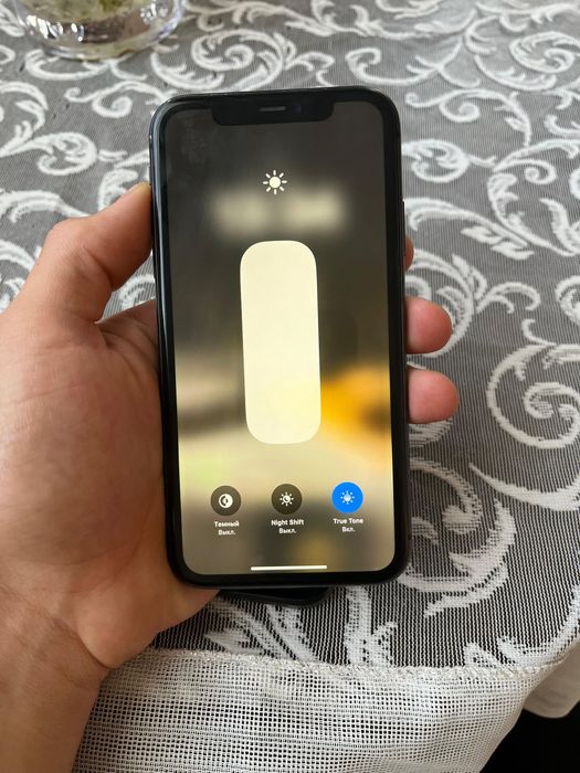 Продам айфон 11