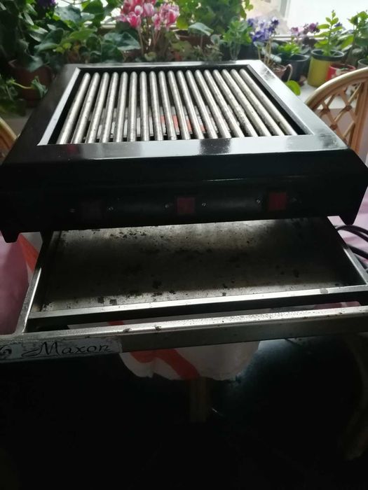 Продавам професионална електрическа скара