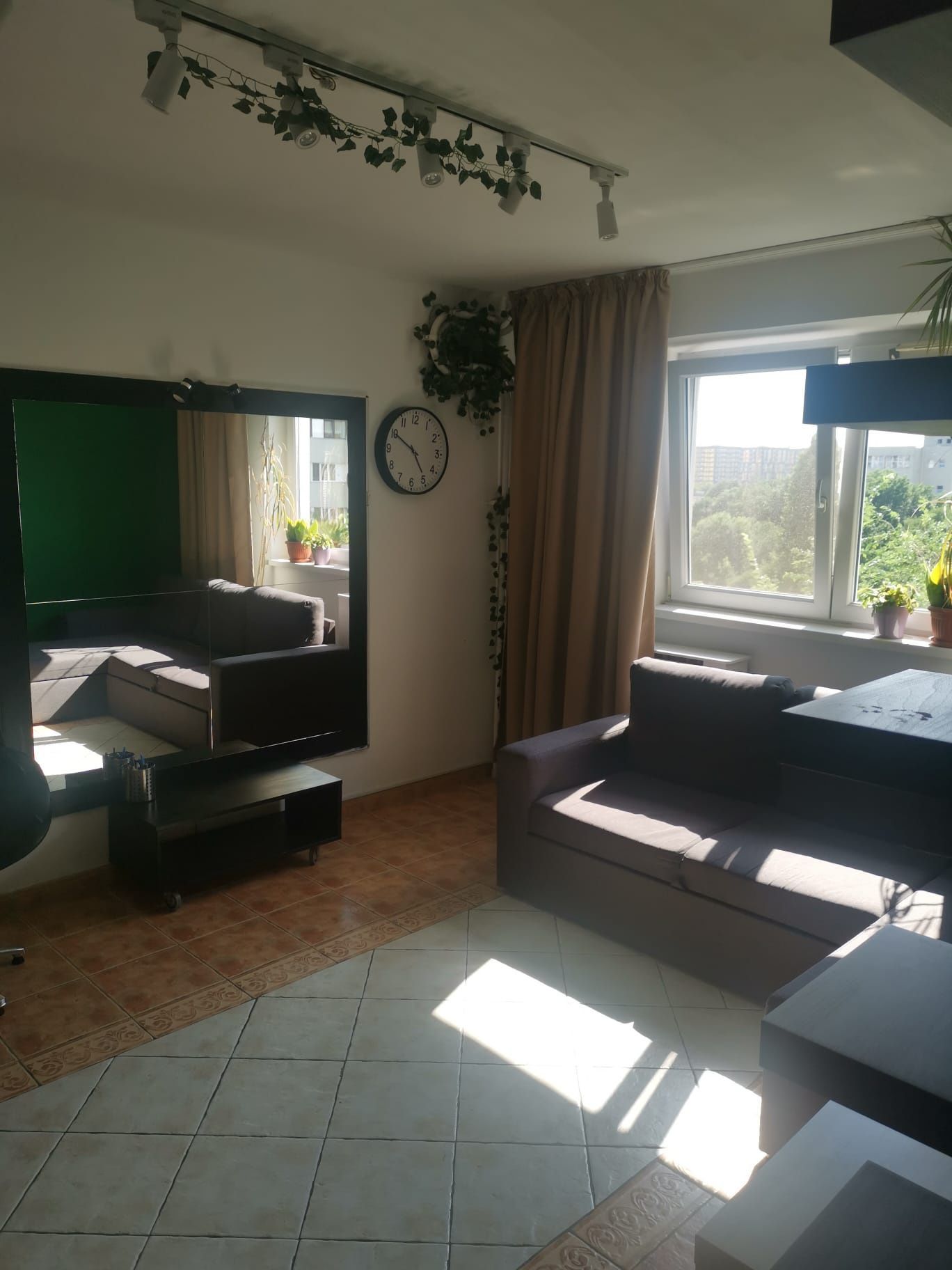 Închiriez apartament 2 camere