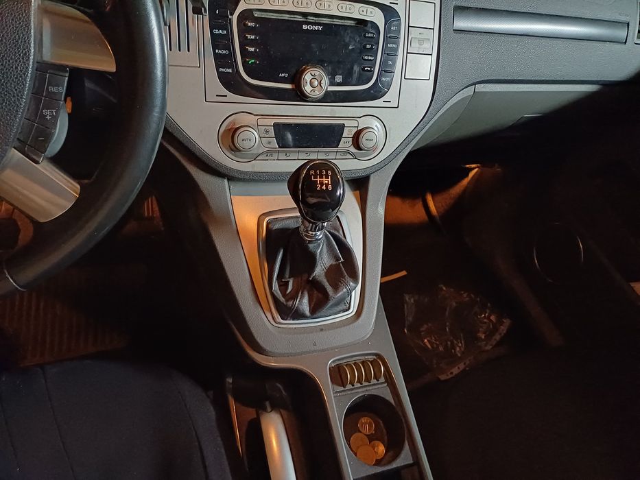 Vând ford kuga 2009