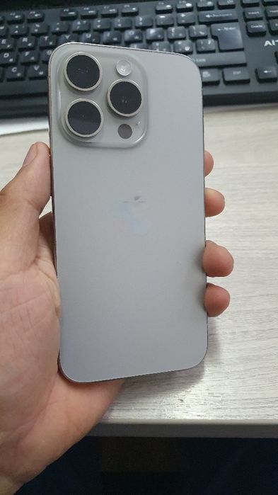 Iphone 15 pro natural titanium