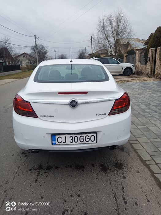 Dezmembrez Opel insignia 2010 2.0 benzina 220 HP avariat