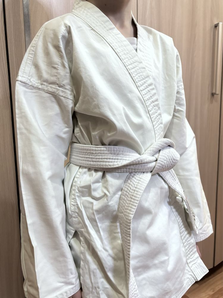 Продам белое кимоно