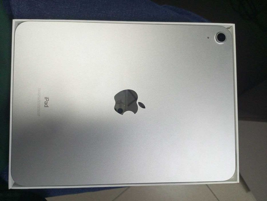 Apple Ipad 10 поколение Wi-Fi  (г.Алматы)