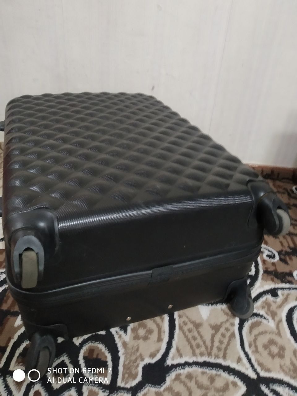 Чемоданы большие пластиковые