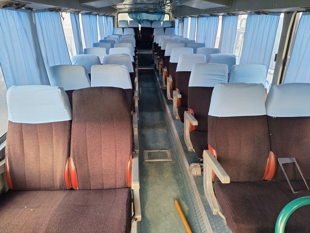 Avtobus.            ..