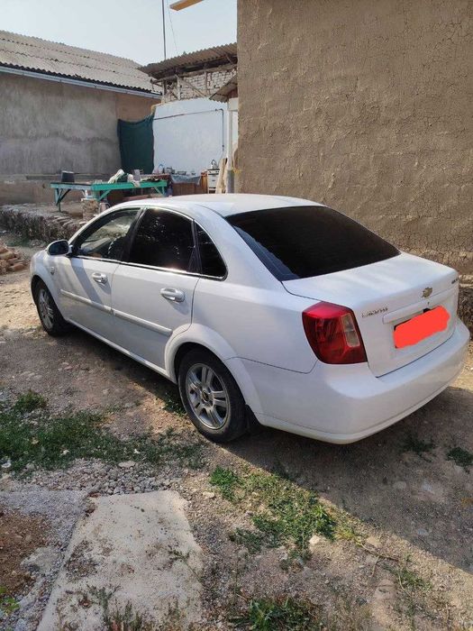 Lacetti sotiladi 2009