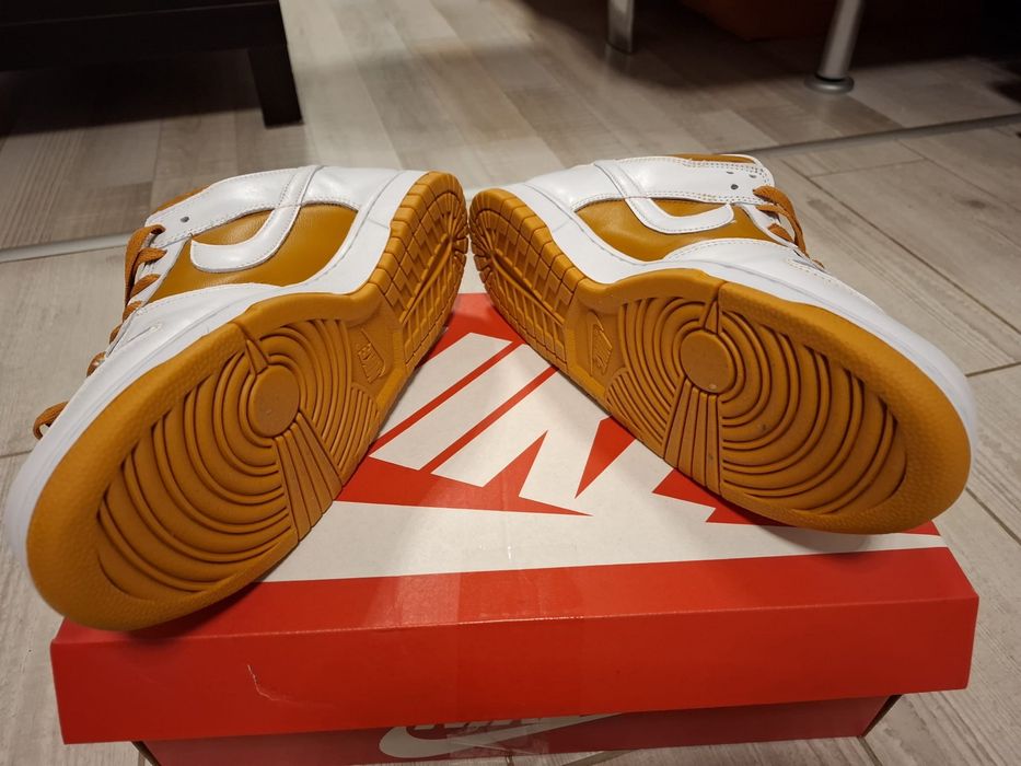 Nike Dunk noi cu eticheta