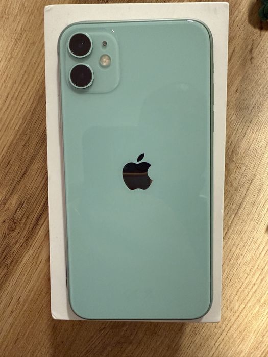 iPhone 11 64GB 83% battery health