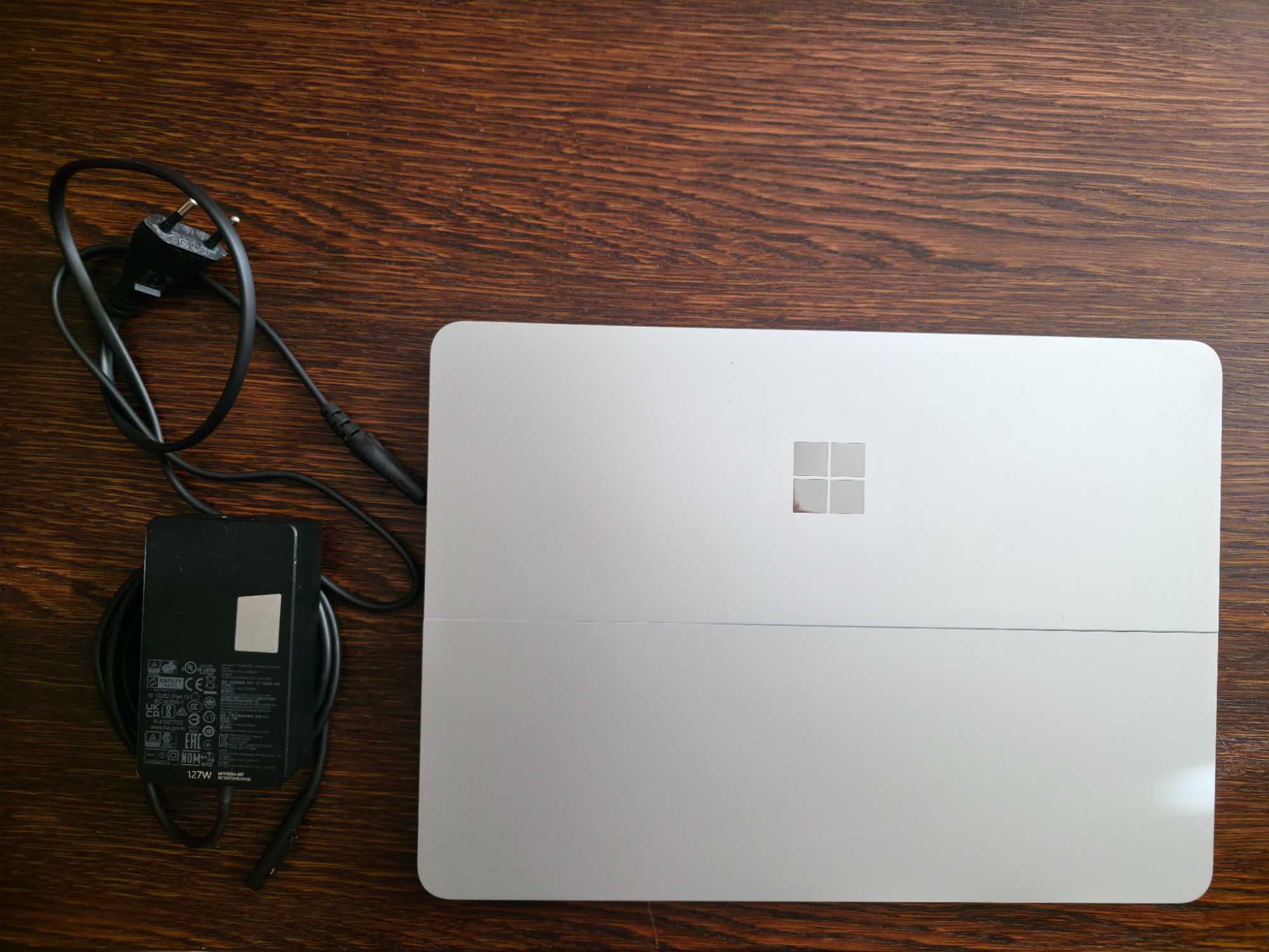 Продавам Surface Laptop Studio 2, Nvidia 4060 RTX, 64GB RAM, 1TB SSD