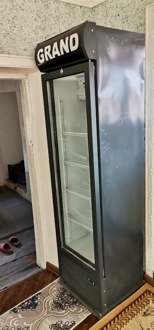 Muzlatgich kassa stoli va kassa aparatlari