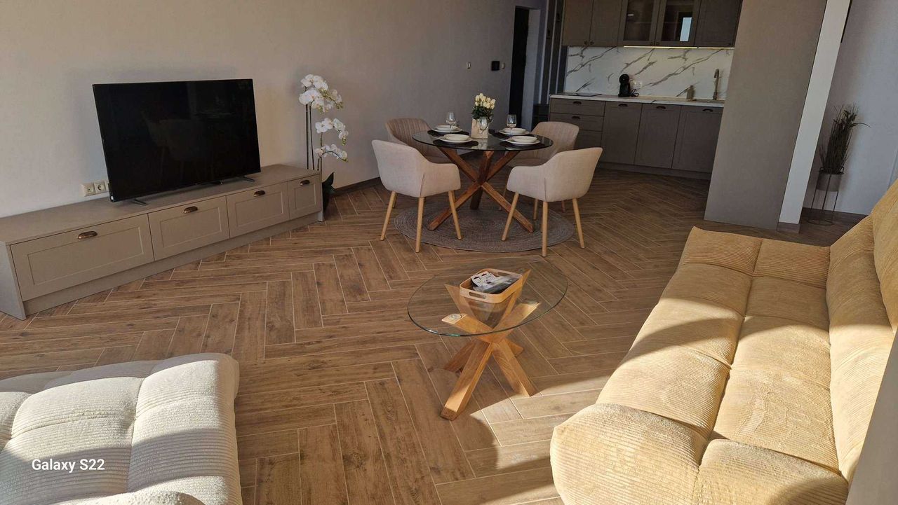 Дава се под наем Тристаен апартамент в Бургас, Сарафово - 128 кв.м за 1275 € - Снимка #2