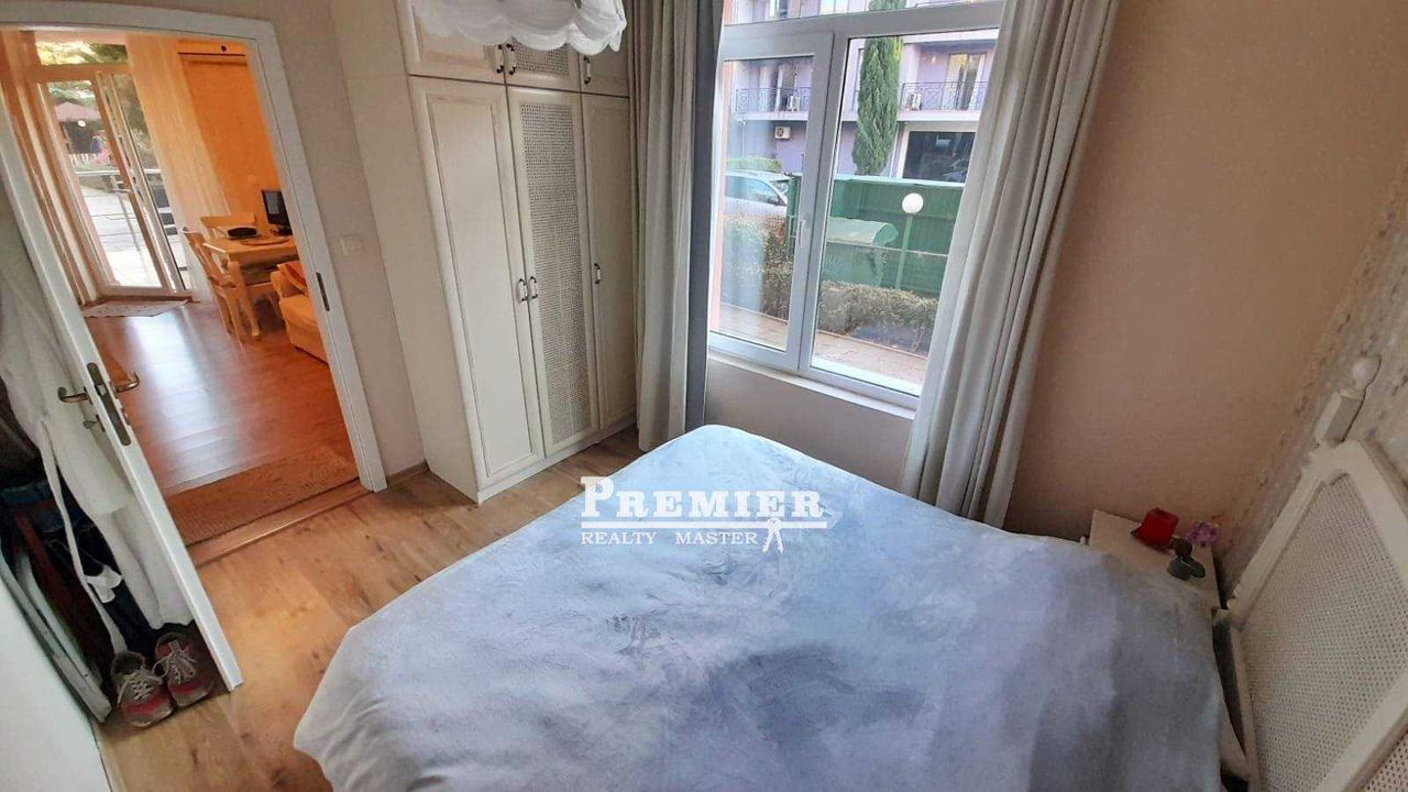 Продава се Двустаен апартамент в к.к. Слънчев бряг - 65 кв.м за 1300 €/кв.м - Снимка #1