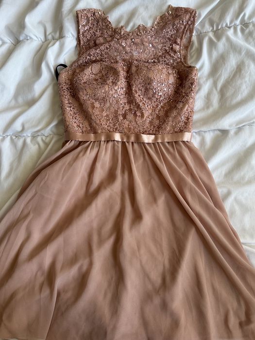 Официална рокличка.